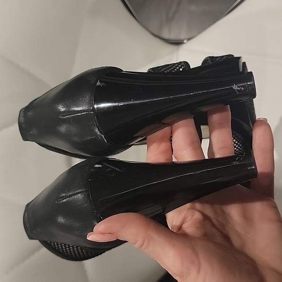 MICHAEL Micheal Kors Berkley T-Strap Mesh Heel Sandal Size 7 - Picture 5 of 10